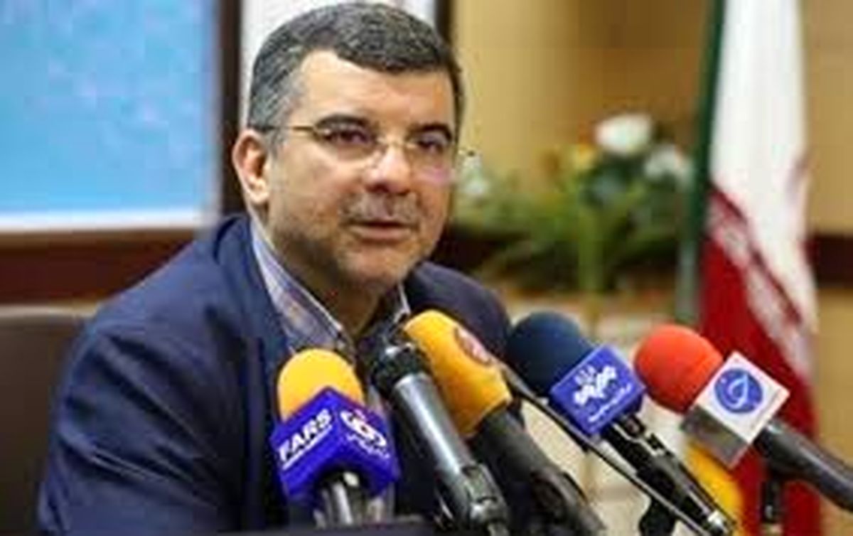 فاصله گذاری اجتماعی در برخی مراکز رعایت نمی‌شود/در معرض شدید بیماری و گسترش آن هستیم