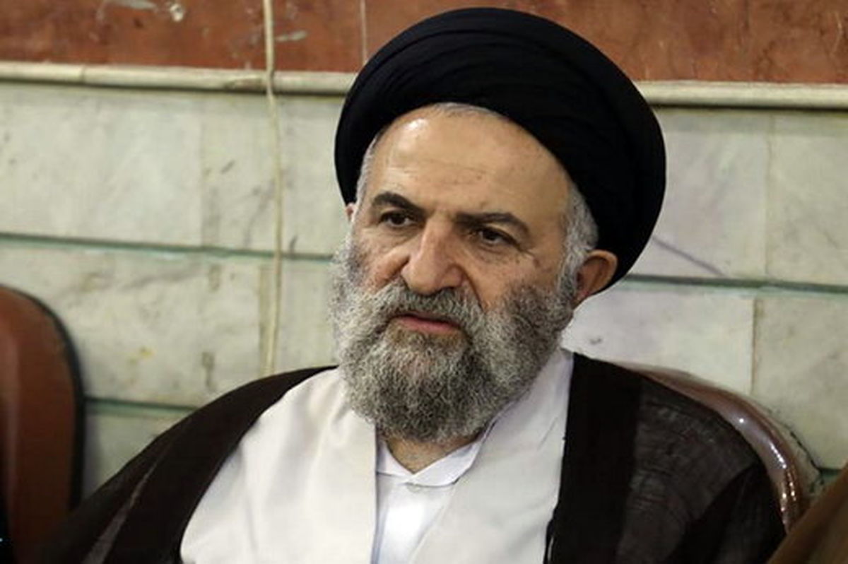 انتقاد صریح عضو جامعه مدرسین به پول گرفتن یک روحانی در ازای دعا کردن / این فرد دکان باز کرده است