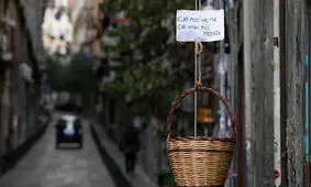 سبد مهربانی برای نیازمندان کرونایی در ایتالیا + فیلم