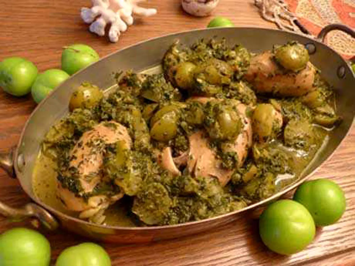 طرز تهیه خورش گوجه سبز و چغاله