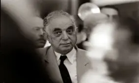 نامه شاگرد پیراهن‌دوز میدان ژاله به محمدرضاشاه: یک قبضه اسلحه کمری به بنده بدهید تا نخست‌وزیر عراق را قربانی کنم