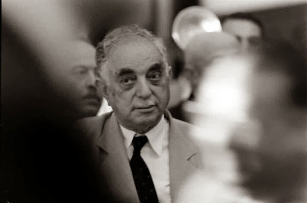 نامه شاگرد پیراهن‌دوز میدان ژاله به محمدرضاشاه: یک قبضه اسلحه کمری به بنده بدهید تا نخست‌وزیر عراق را قربانی کنم