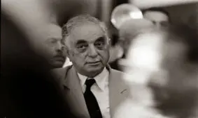 نامه شاگرد پیراهن‌دوز میدان ژاله به محمدرضاشاه: یک قبضه اسلحه کمری به بنده بدهید تا نخست‌وزیر عراق را قربانی کنم