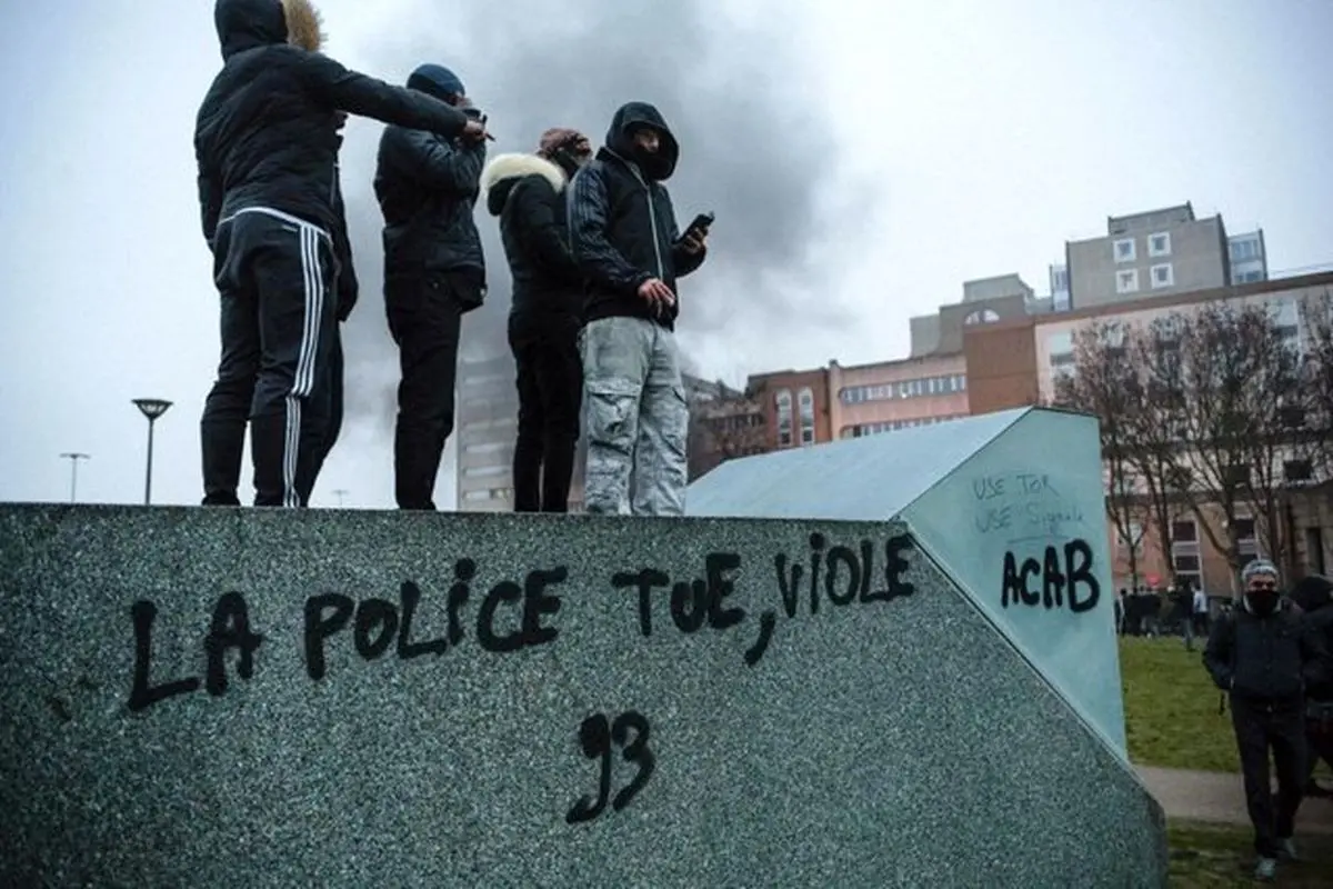 ناآرامی‌ها در حومه پاریس همچنان ادامه دارند