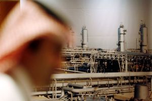 عربستان: بر کاهش تولید نفت پایبند هستیم