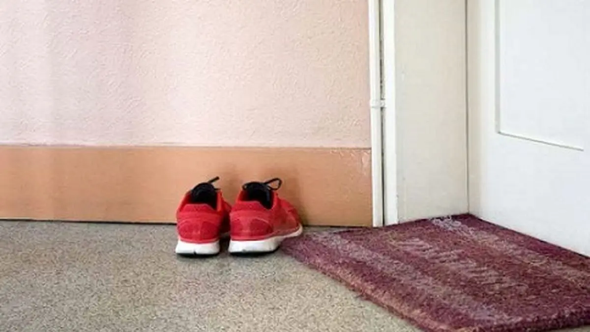 آیا ویروس کرونا می‌تواند روی کفش‌های شما لانه کند؟