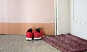 آیا ویروس کرونا می‌تواند روی کفش‌های شما لانه کند؟
