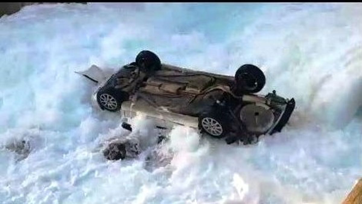 سقوط مرگبار خودرو در کانال آب در اهواز