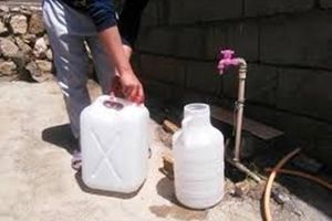 گلایه مردم زاهدان از افت فشار و کم‌آبی/ شرکت آب و فاضلاب: شهروندان از مخزن ذخیره استفاده کنند