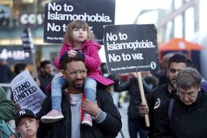 سایه شوم «نژادپرست سیاهپوست» بر سر مسلمانان انگلیس/ جنگ روانی جانسون علیه اقلیت‌ها