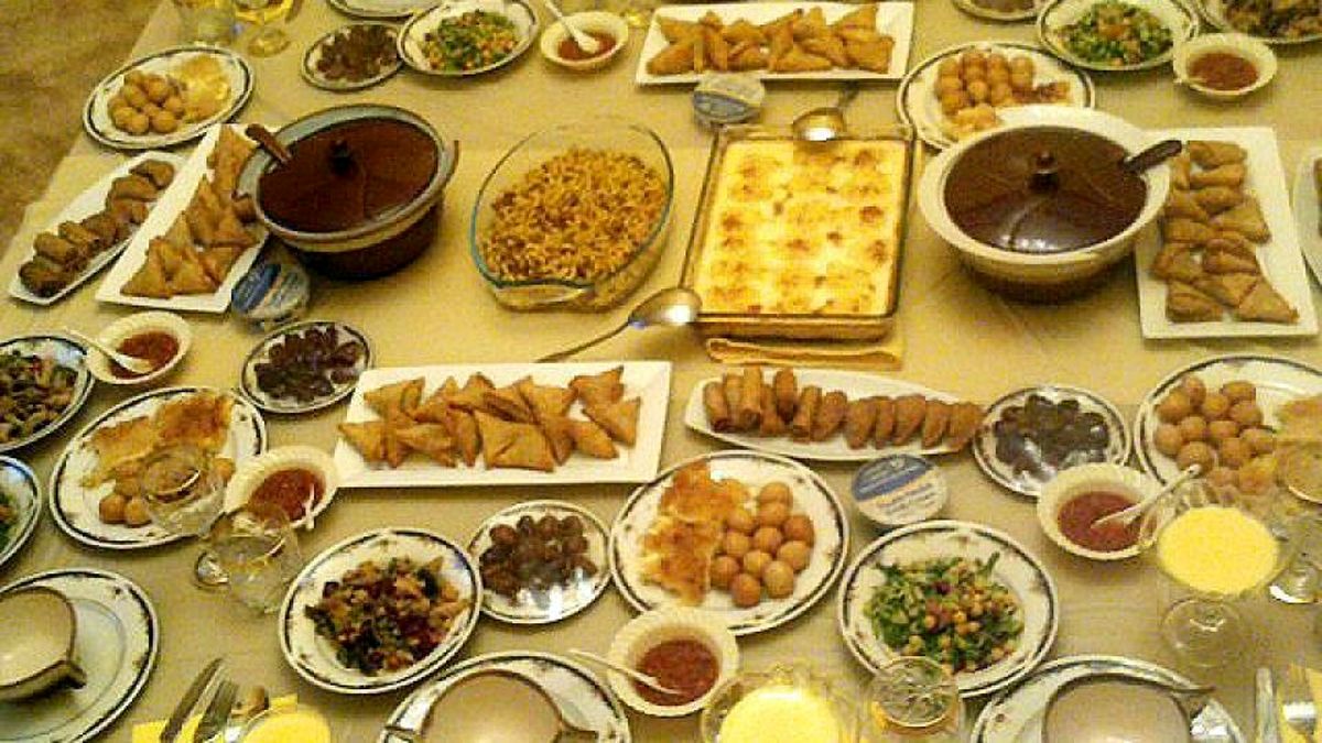 مردم از حضور در میهمانیهای افطاری پرهیز کنند