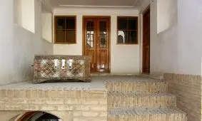 خانه تاریخی رنجبر در بهارستان اقامتگاه گردشگران می‌شود