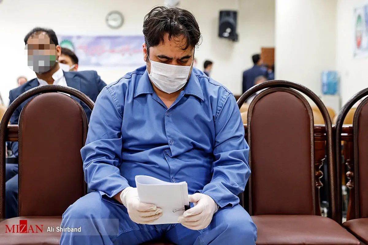 اقاریر روح الله زم به نقش داشتن در شکل گیری شورای ۲۹ رسانه برانداز/ متهم: بنی صدر و اردشیر امیرارجمند در فرانسه محافظ دارند