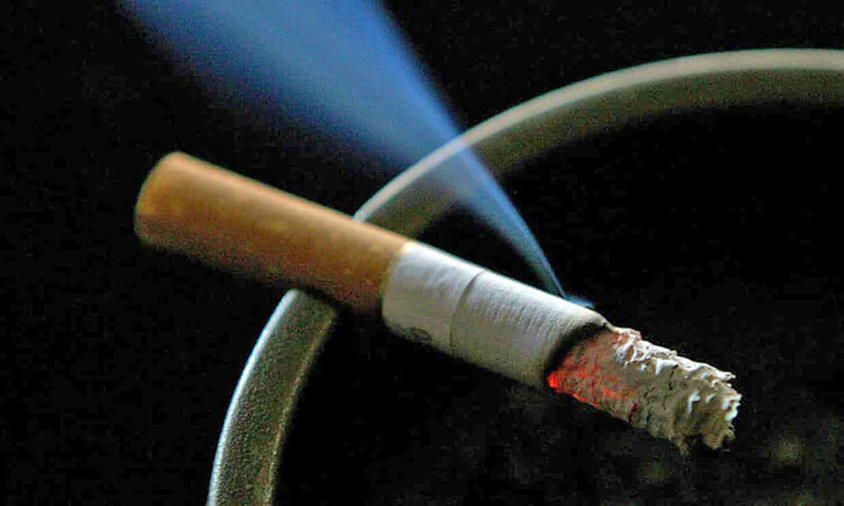 ۳۰۰ هزار بریتانیایی سیگار را از ترس کرونا ترک کردند