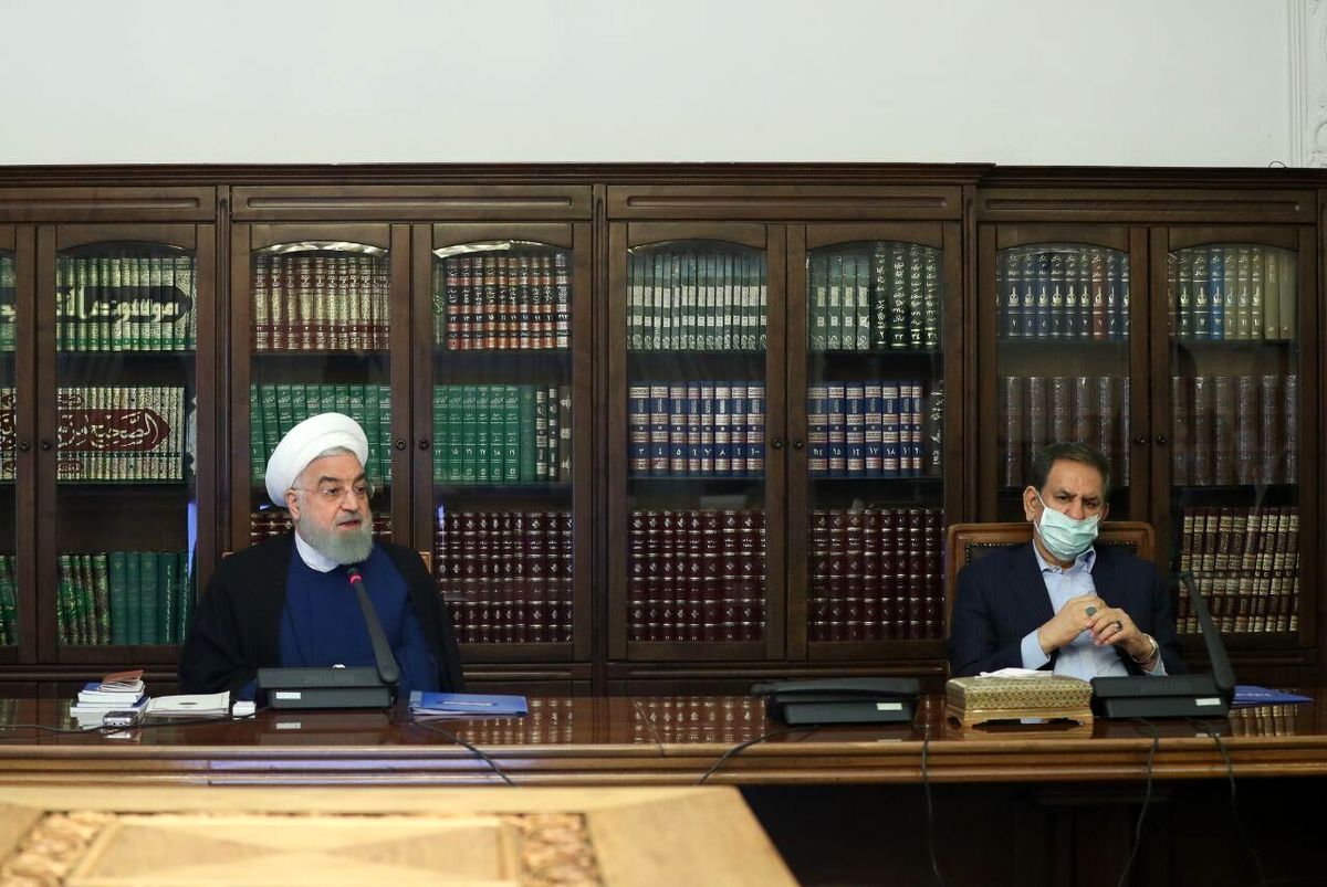 روحانی: اجرای سیاست تشویق صادرات و بازگشت ارزهای صادراتی ضروری است