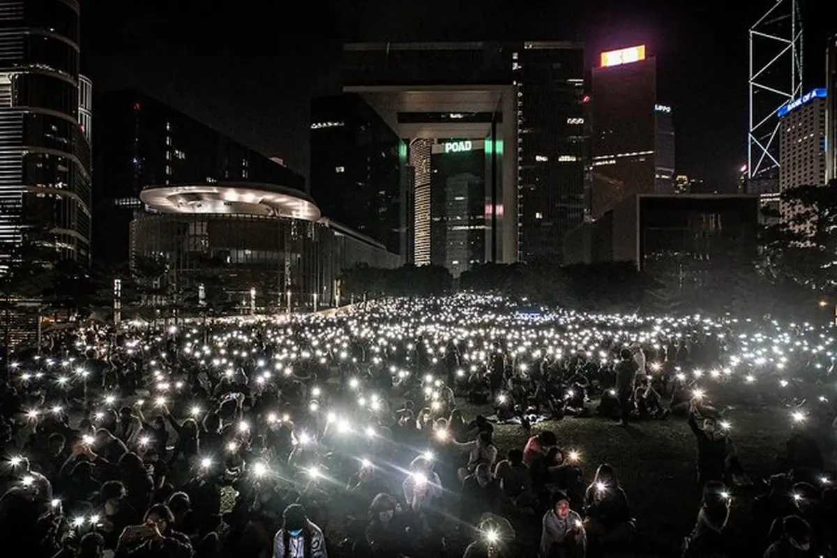 چین معترضان هنگ‌کنگی را "ویروس سیاسی" خواند