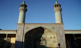 چرا مساجد همدان علیرغم شیوع کرونا باز است؟