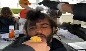 فیلم| بی‌خانمانی که در یک دقیقه مدل شد!