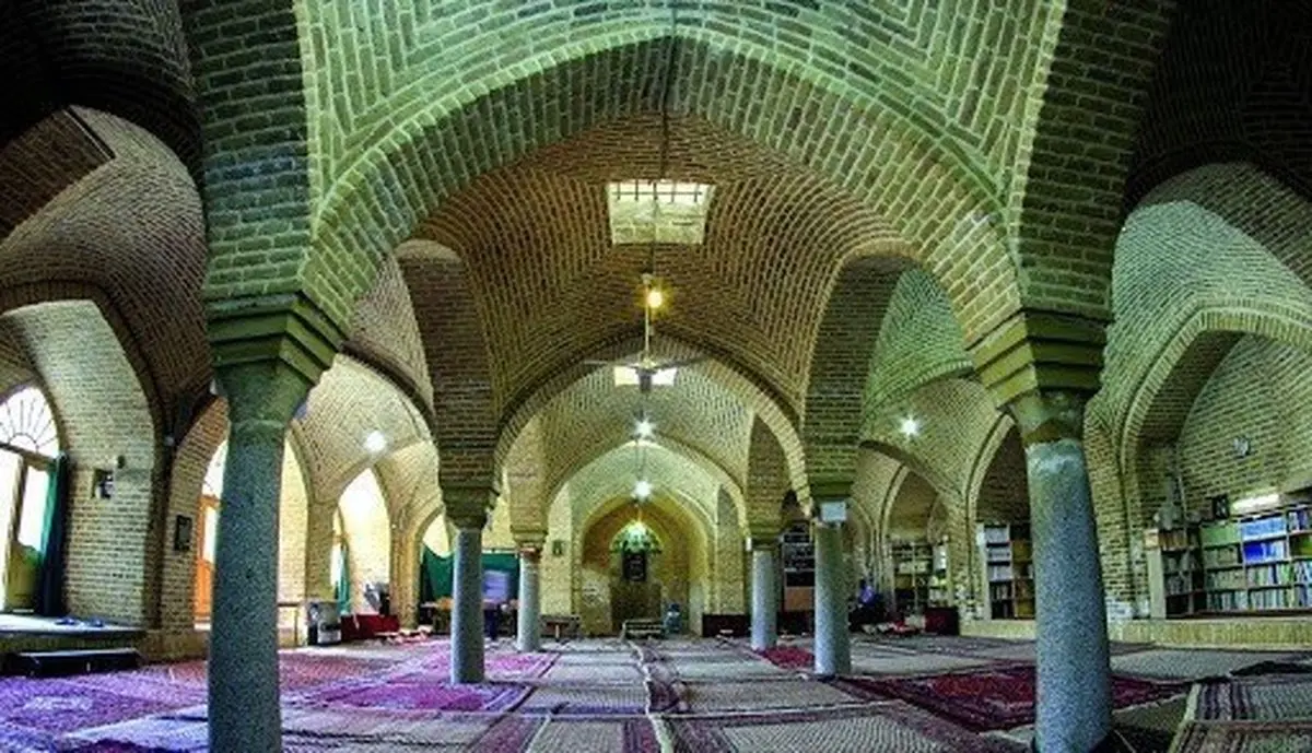 روزنامه اطلاعات: عده‌ای از مدافعان بازگشایی مساجد، بدنبال تسویه حساب سیاسی هستند