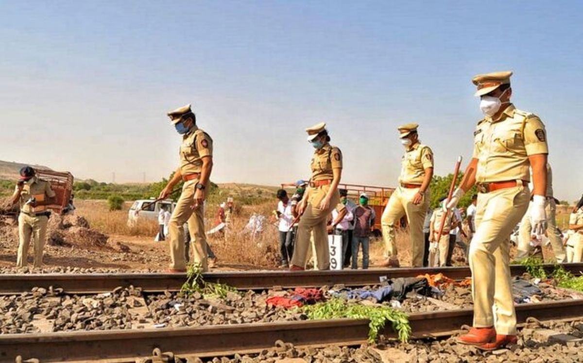 قطاری در هند از روی ۱۷ کارگر رد شد