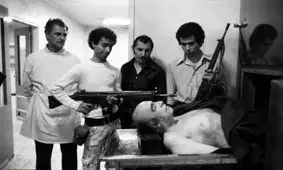 روایتی تازه از اعدام هویدا از زبان وزیر دادگستری وقت / خلخالی تپانچه‌اش را درآورد و گلوله‌ای به پیشانی هویدا شلیک کرد