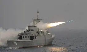 بروز حادثه برای شناور کنارک در محدوده بندر جاسک/ یک نفر شهید و ۱۲ نفر نیز مجروح شده‌اند + فیلم