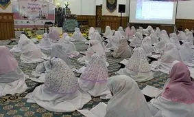 اهدا جوائز به نوجوانان روزه‌دار اولی در محمودآباد