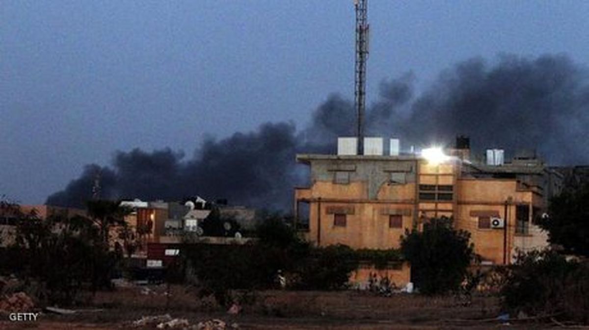 حملات موشکی ارتش لیبی به پایگاه نظامی "الوطیه" در طرابلس