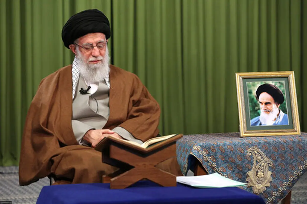خاطره رهبر انقلاب از ملاقات با امام به همراه آیت الله هاشمی و بنی صدر