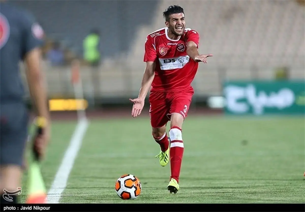 بازی والیبال بازیکنان پرسپولیس در گوشه زمین/ خانزاده سمت برانکو نیامد