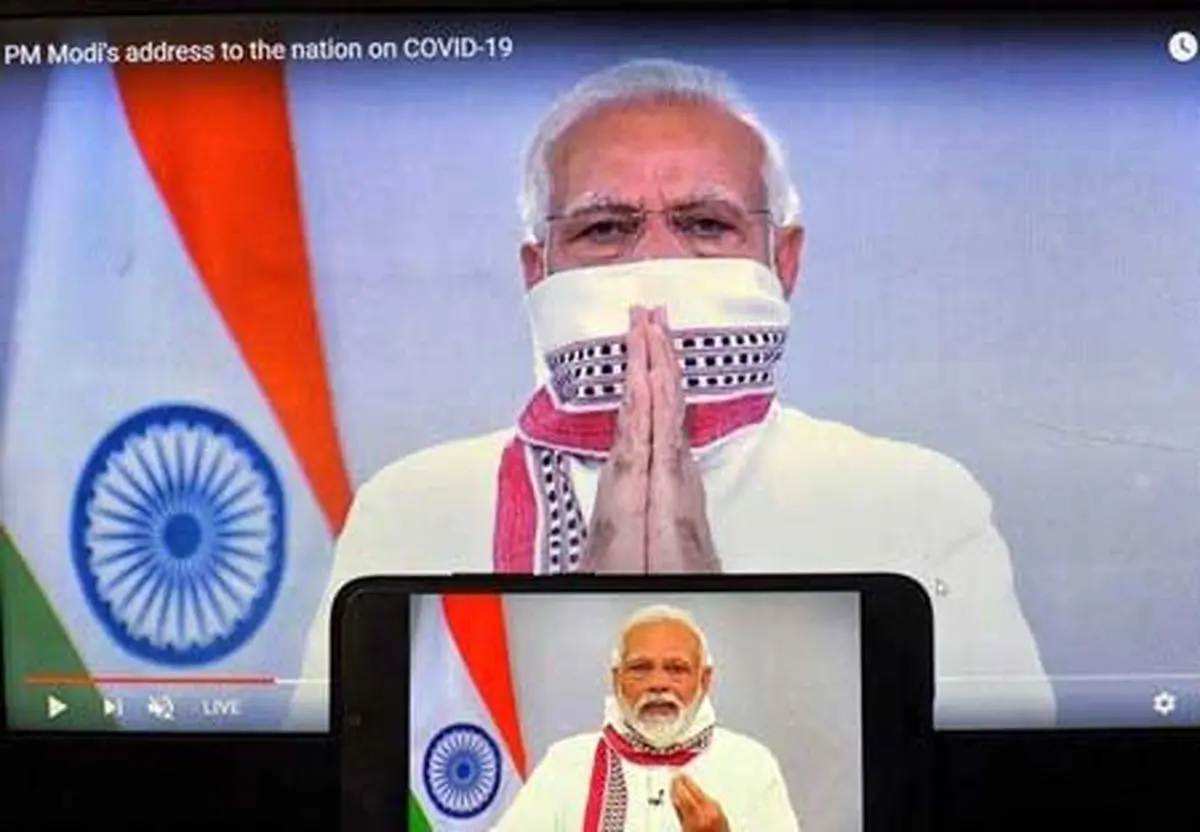 در خیابان‌ تُف نکنید!