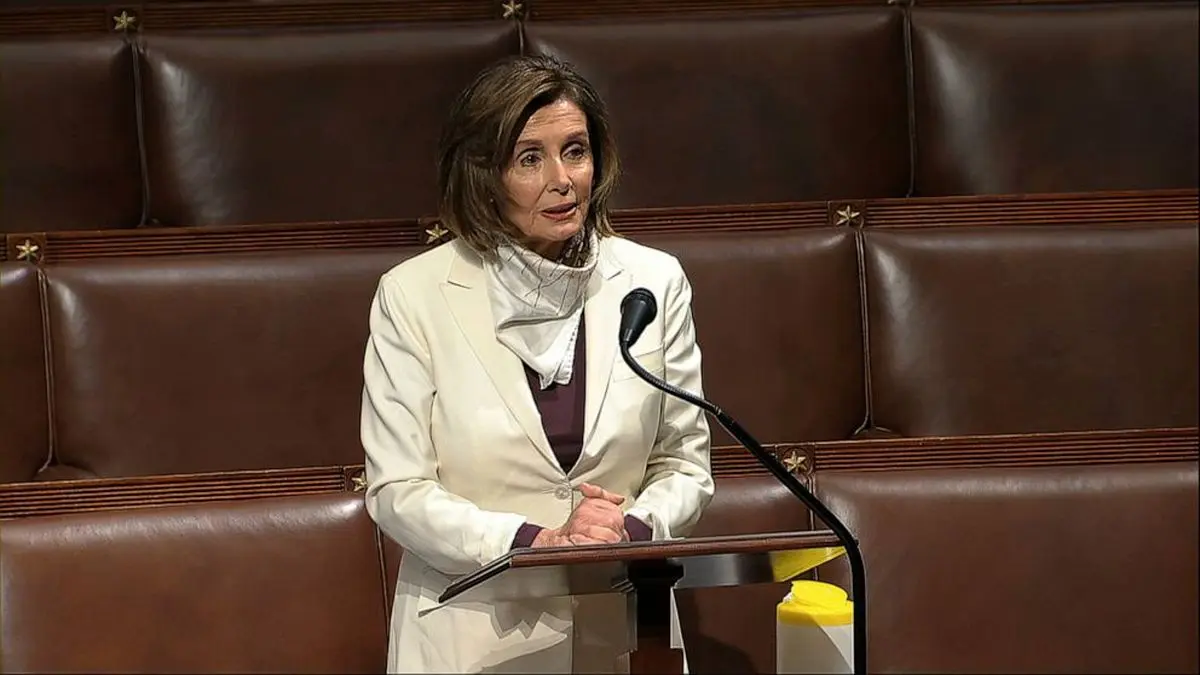 فیلم| رفتار غیربهداشتی نانسی پلوسی در مجلس آمریکا که سوژه رسانه‌ها شد