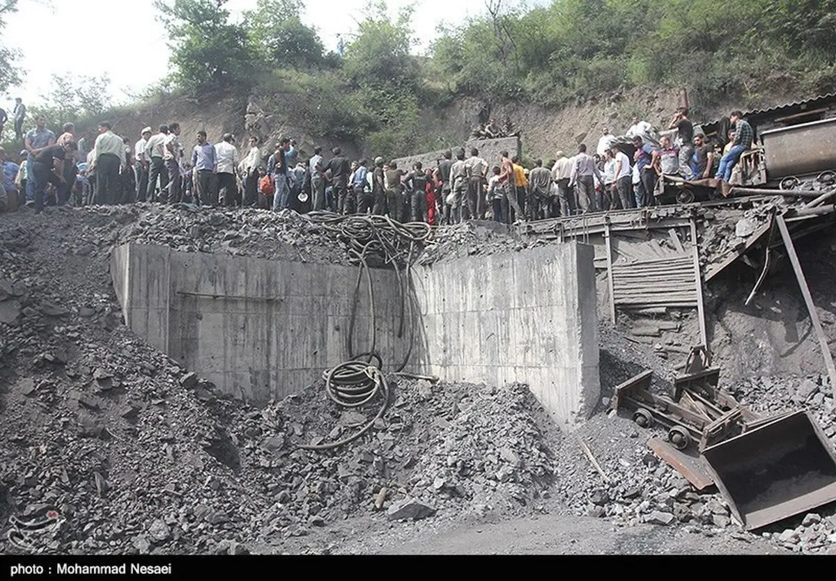 حضور اکیپ‎های برق‌رسانی گلستان در محل حادثه معدن آزادشهر/ تامین برق برای هوادهی در تونل معدن انجام می‌شود