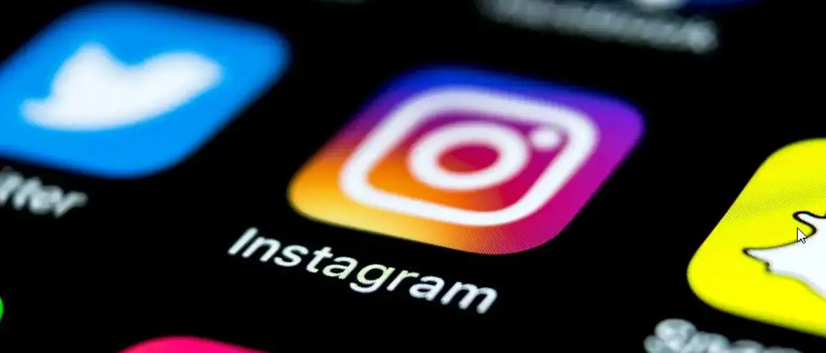 حلقه‌ وصل لایوهای اینستاگرام، تبلیغ سایت‌های شرط‌بندی است