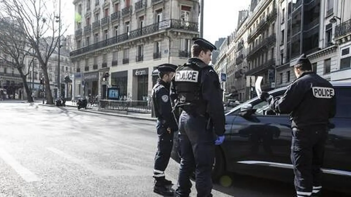 دو مأمور پلیس فرانسه به دلیل توهین نژادپرستانه تعلیق شدند