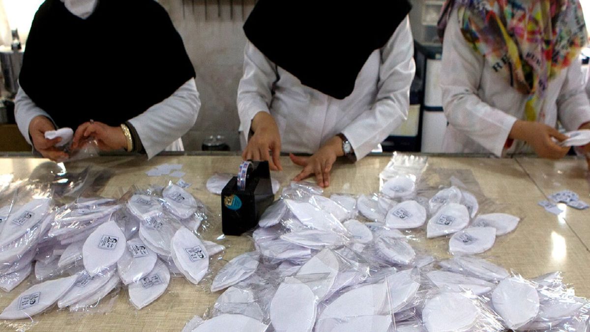 توزیع بیش از ۱۰۰ هزار ماسک در داروخانههای خراسان جنوبی