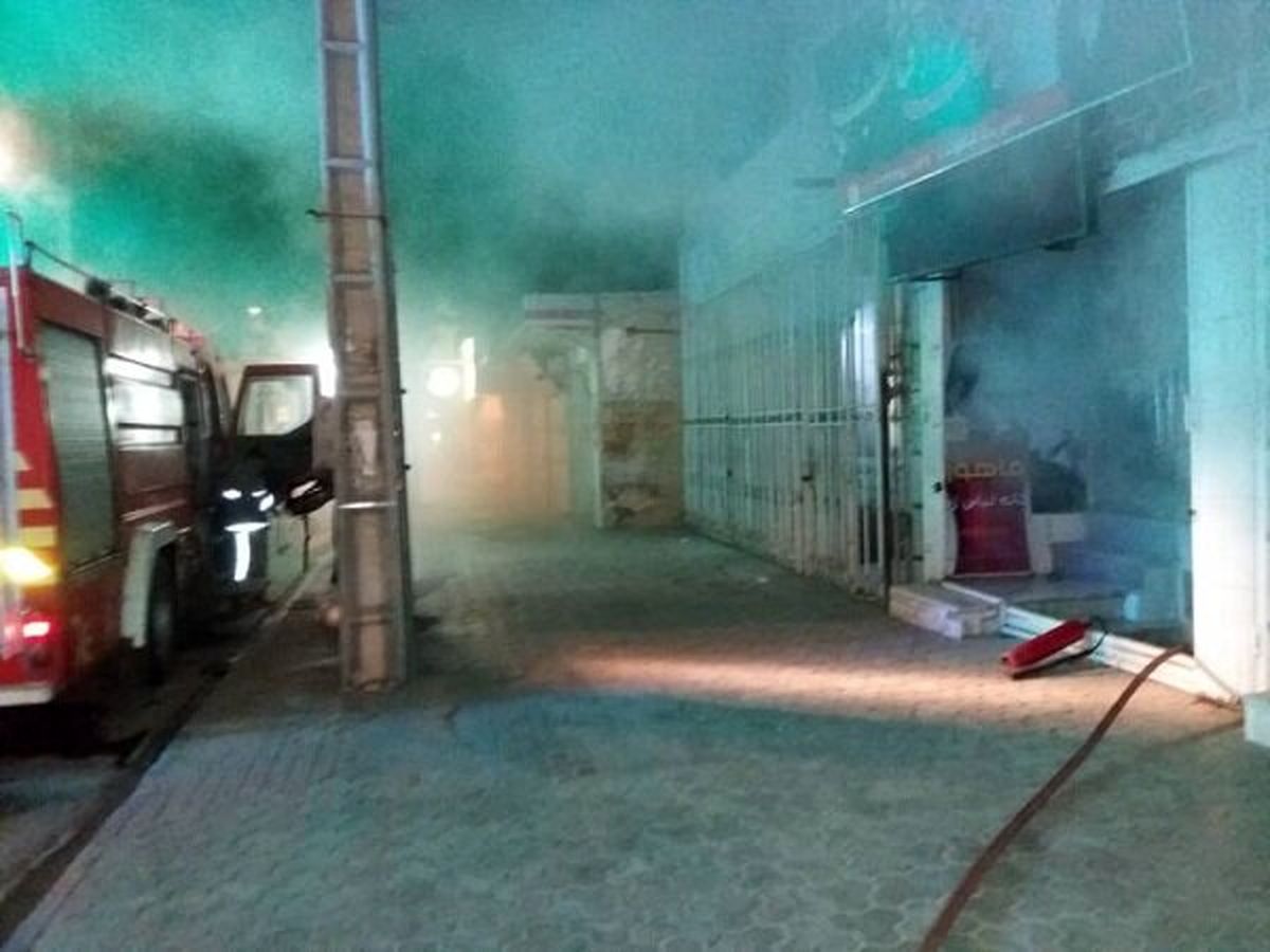 خسارت ۳۰۰ میلیونی اتصالی برق به یک کفشفروشی در ملایر