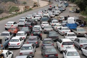 ترافیک نیمه سنگین در محورهای شرق استان تهران/ رانندگان از سفرهای غیرضروری به مناطق‌ کوهستانی پرهیز کنند