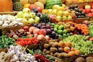 کاهش قیمت‌ها در بازار میوه یزد