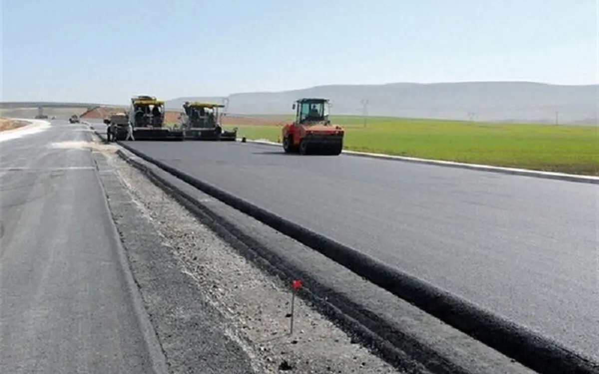 انجام عملیات بهسازی و آسفالت راه‌های روستایی شرق مازندران