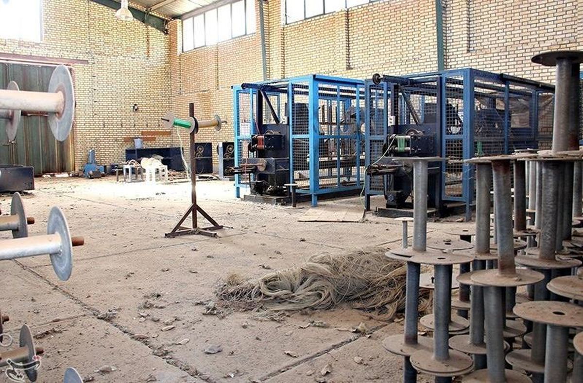 مهمترین دلیل تعطیلی واحدهای تولیدی شهرکهای صنعتی ایلام رسوب بدهی بانکی است