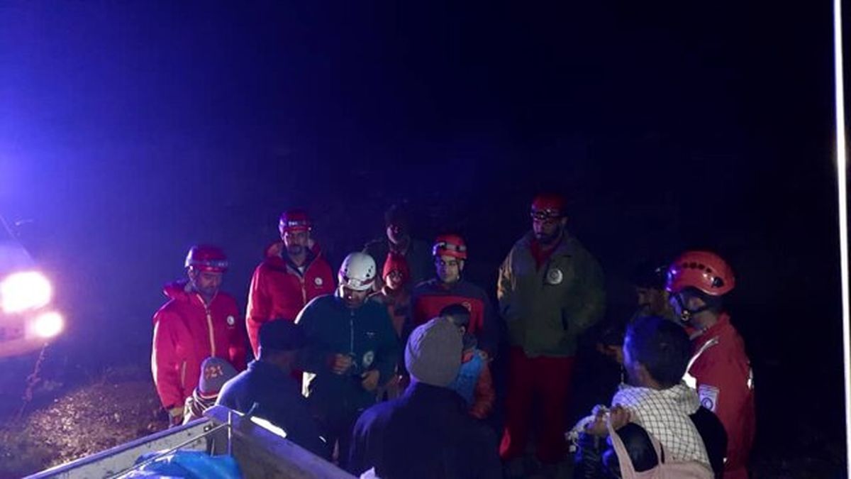 نجات ۵ فرد گمشده در ارتفاعات روستای پیوه‌ژن