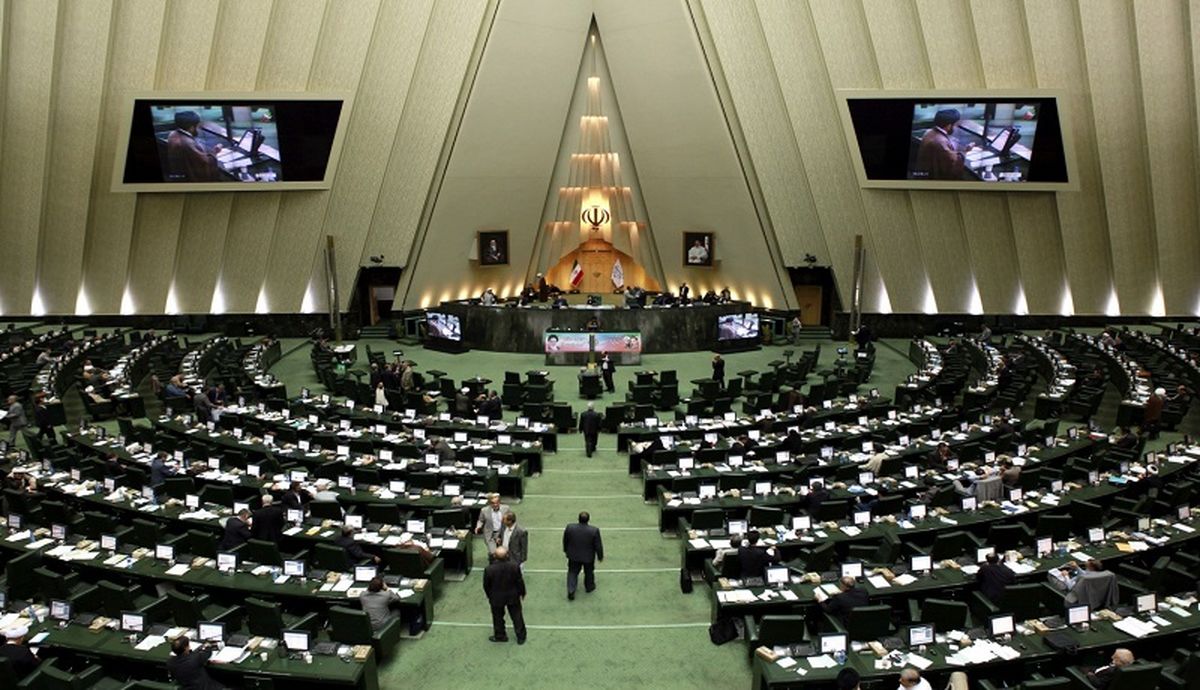 نامه نمایندگان مجلس به روحانی درباره اجرا نشدن یک قانون ضد آمریکایی