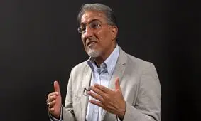 از داخل دولت سیگنال دلار ۲۵ هزار تومانی صادر می‌کنند/ دستکاری دولت در بورس خطرناک است