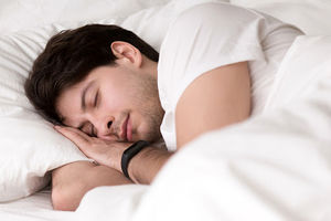 خوابیدن در ۱۰ ثانیه + تکنیک‌ها و توصیه‌های مؤثر