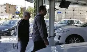 کسانی که می‌گویند بازار خودرو در انحصار ۵ نفر است، اسامی را به تعزیرات اعلام کنند