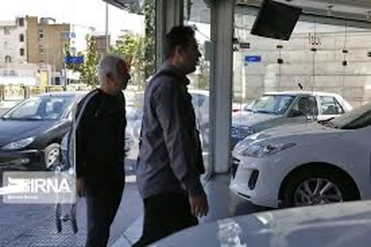 کسانی که می‌گویند بازار خودرو در انحصار ۵ نفر است، اسامی را به تعزیرات اعلام کنند