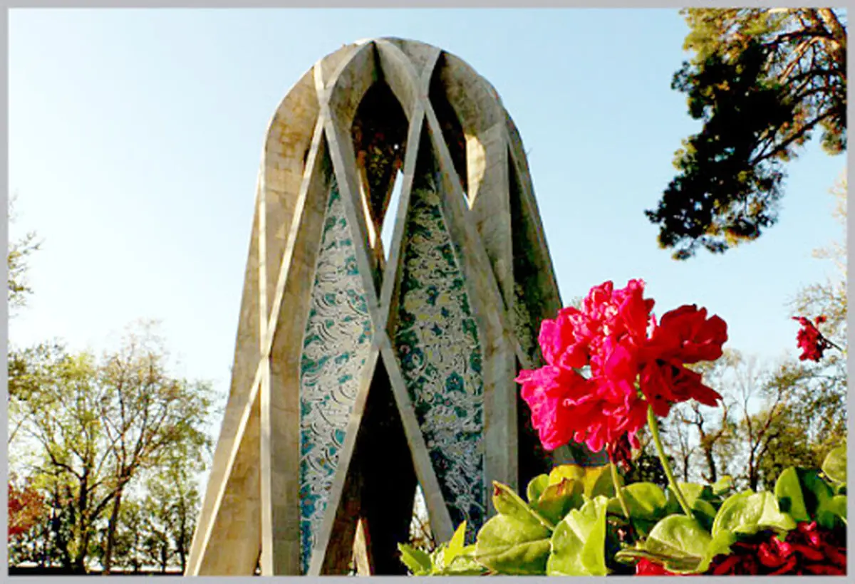 خیام و گل‌های باغش؛ از نیشابور تا انگلستان