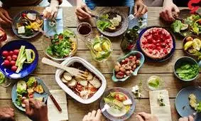 «کرونا» می تواند از طریق غذا به بدن منتقل شود