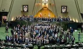 مقایسه ۲ عکس از علی لاریجانی؛ افتتاحیه مجلس هشتم و اختتامیه مجلس دهم